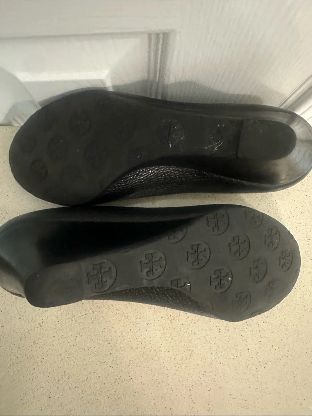 Tory Burch Black Leather Wedge Pumps with Silver Logo Women’s